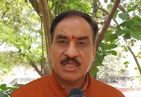 विनोद बंसल की प्रतिक्रिया: शोएब जमई की सड़क पर नमाज की मांग पर कानून का पालन करें