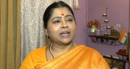 'शोले' के मशहूर डायलॉग 'आधे इधर जाओ, आधे उधर जाओ,' ममता बनर्जी पर फीट बैठता है : कीया घोष
