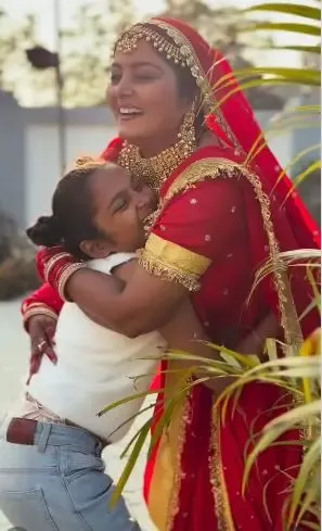 शूटिंग के बीच बेटी संग अंजना सिंह ने शेयर की मजेदार केमिस्ट्री