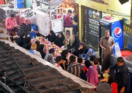Will shops and hotels in Telangana stay open all night during Ramadan?