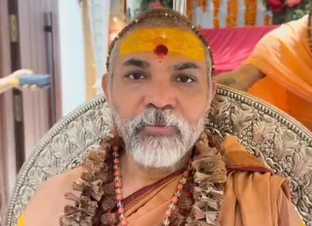 Swami Avimukteshwaranand slams Rahul Gandhi over Manusmriti remarks at Pune event