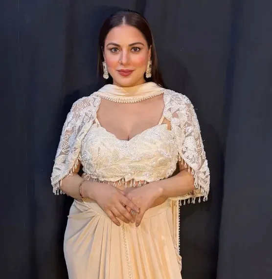Shraddha Arya chooses babies over social media, shares colouring video