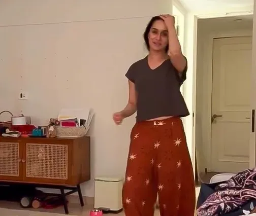 Shraddha Kapoor claps back at troll over messy room: 'Dil saaf hona chahiye'