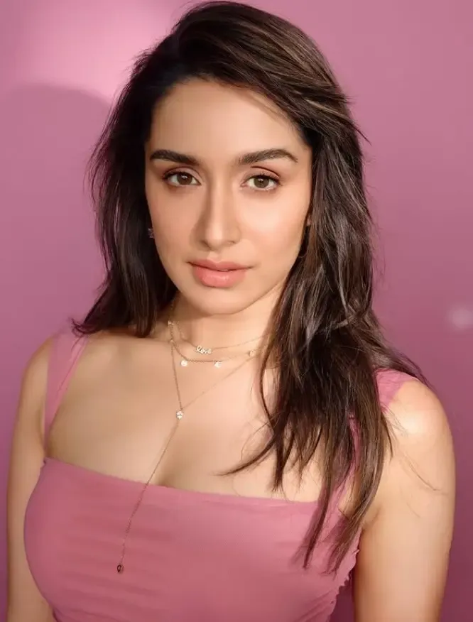 Shraddha Kapoor Celebrates Aunt Padmini Kolhapure's Singing Talent