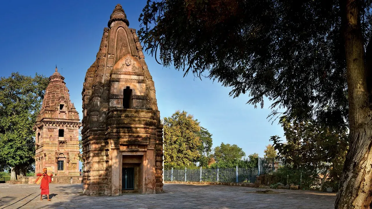 रतनपुर का महामाया मंदिर: 16 पत्थर स्तंभों पर खड़ी 12वीं सदी की त्रिदेवी विरासत