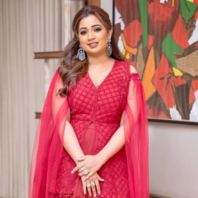 What Did Shreya Ghoshal Remember About Her First Encounter with Lata Mangeshkar?