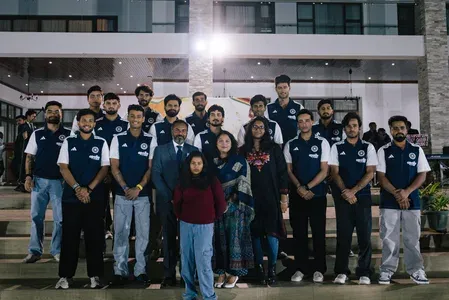 Shreyas Iyer, VVS Laxman meet Indian Ambassador in Harare before 2nd T20I