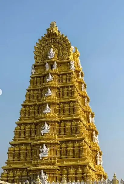 मन्नारा चोपड़ा ने श्री चामुंडेश्वरी मंदिर में दी नवरात्रि की शुभकामनाएं