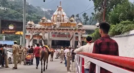 Did the Shri Mata Vaishno Devi Shrine Board Halt Registrations Due to New Year Crowds?