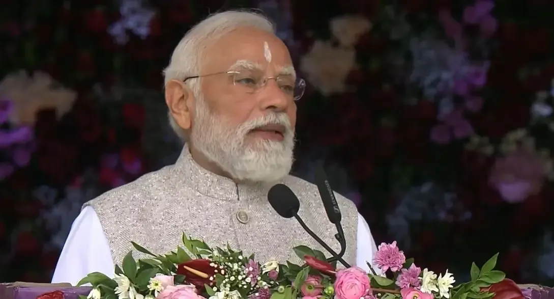 क्या श्री सत्य साईं बाबा का जीवन 'वसुधैव कुटुम्बकम' का प्रतीक था?: पीएम मोदी