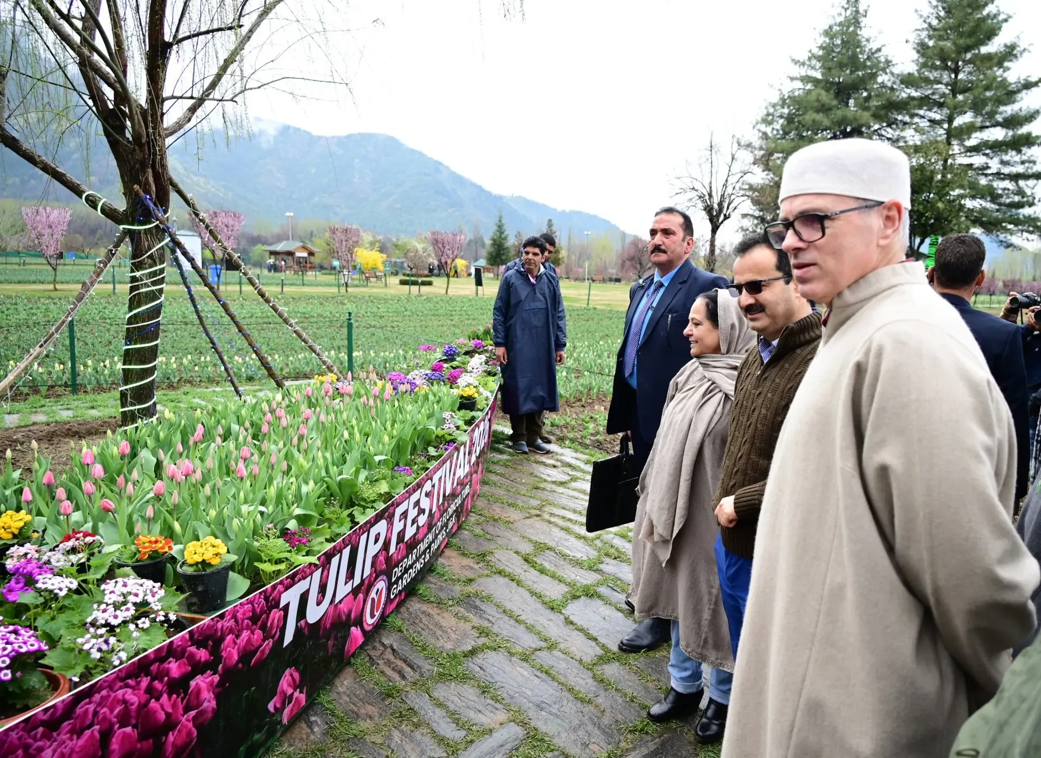 श्रीनगर में ट्यूलिप शो 2026 का उद्घाटन, 18 लाख से अधिक ट्यूलिपों की भव्य सजावट