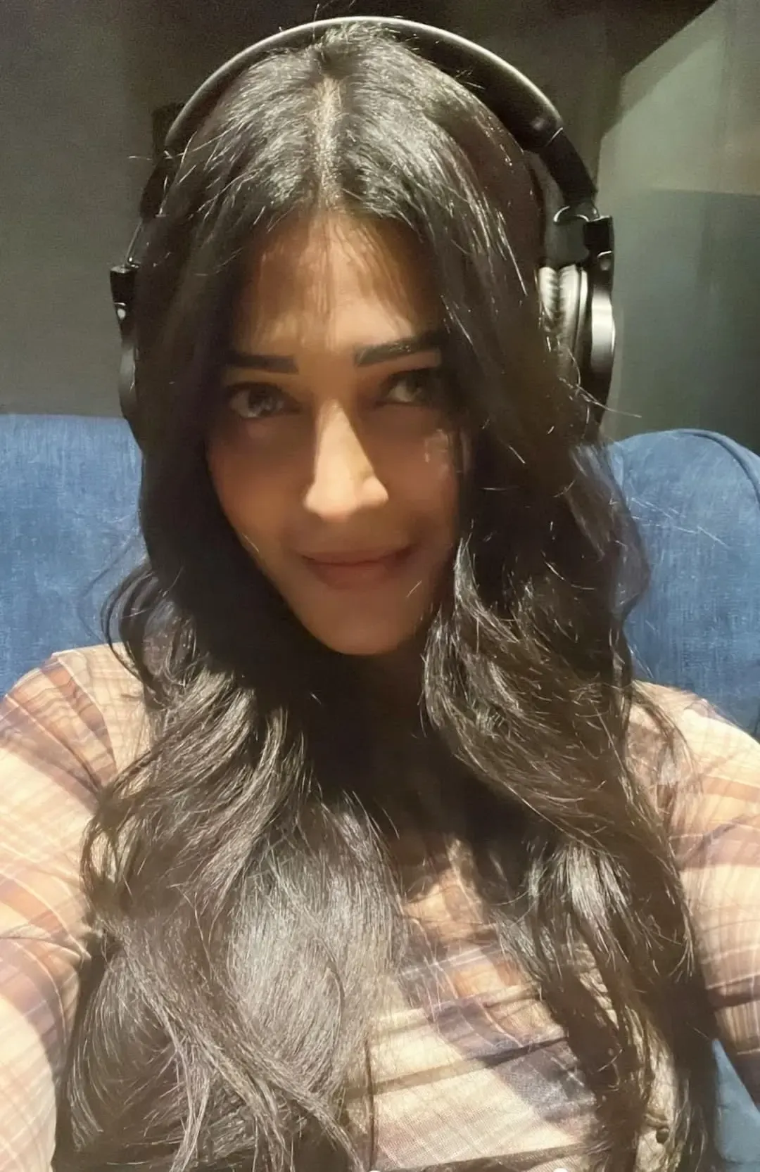 Shruti Haasan Begins Dubbing for Rajinikanth's 'Coolie'