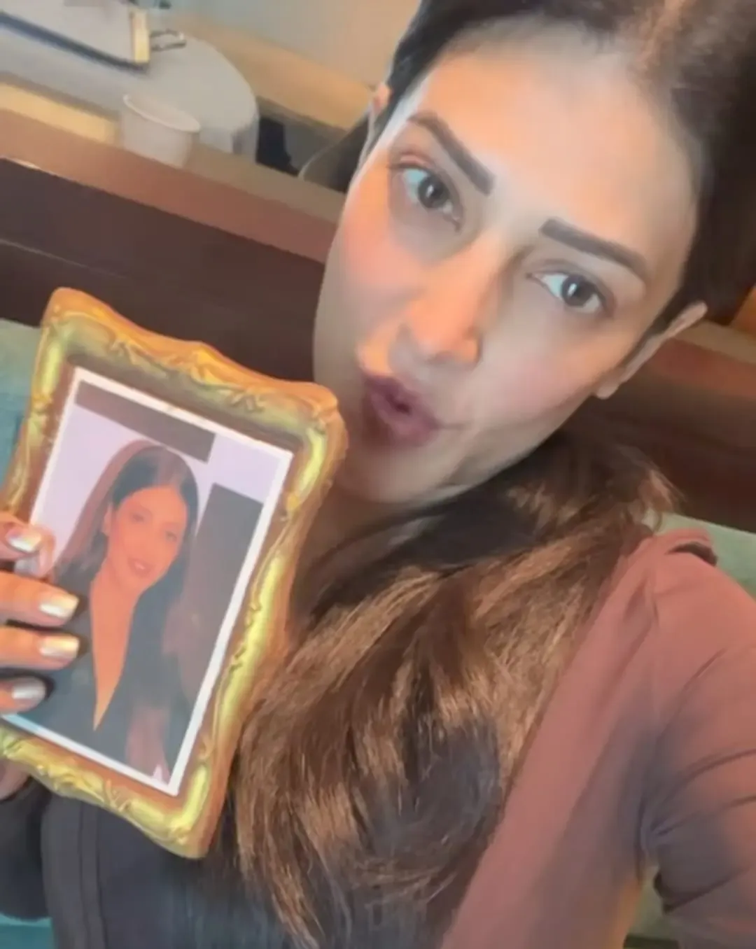 Shruti Haasan's Edible Photo Frame Gift Leaves Her Stunned