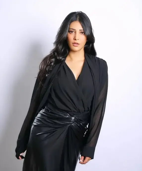 Will Shruti Haasan Ever Date Someone Who's a Bit Weird After Watching ‘Monster: The Ed Gein Story’?