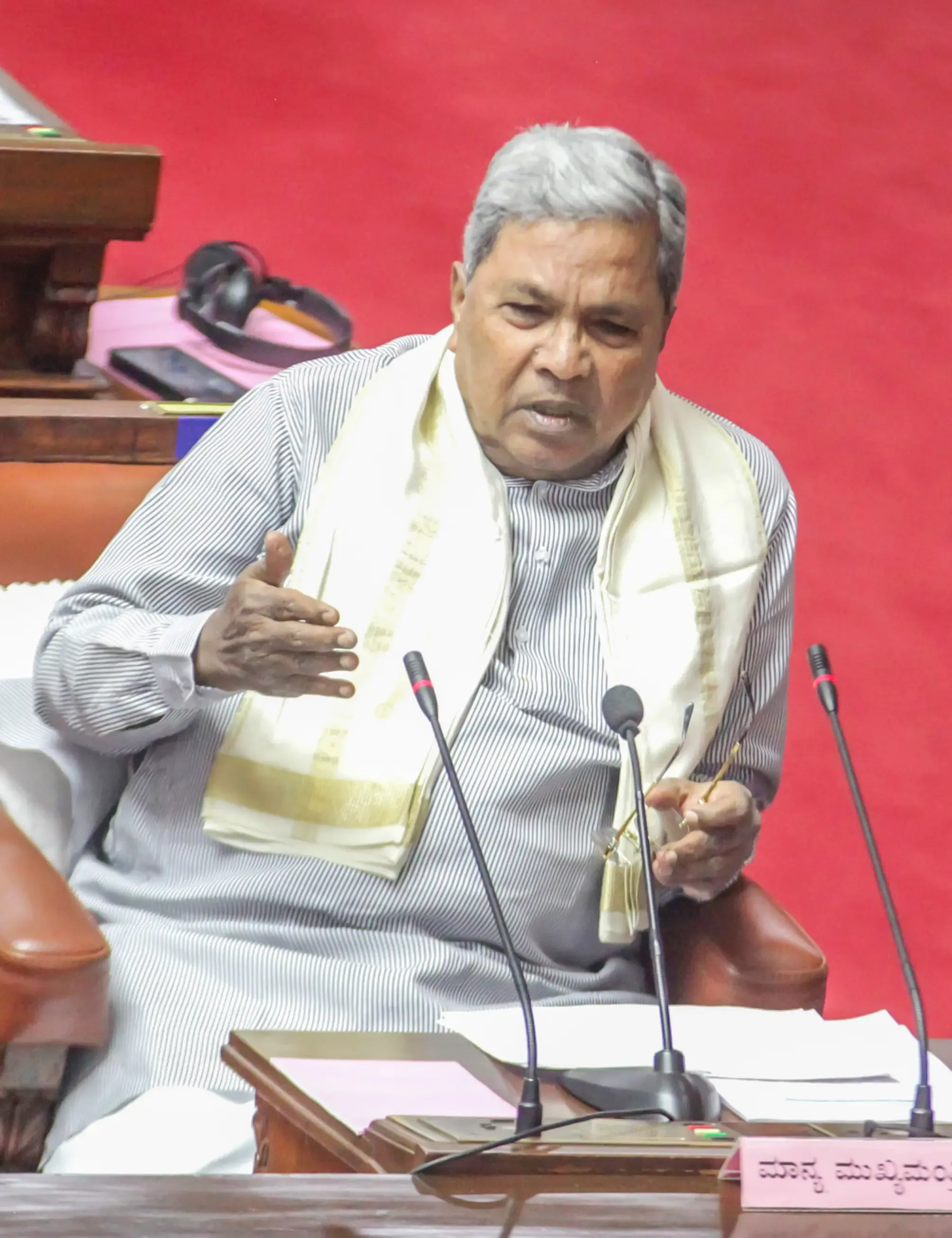 Siddaramaiah govt hands over honey trap case to CID