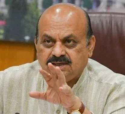 Siddaramaiah in Karnataka politics a 'hanging sword' over Shivakumar: Bommai