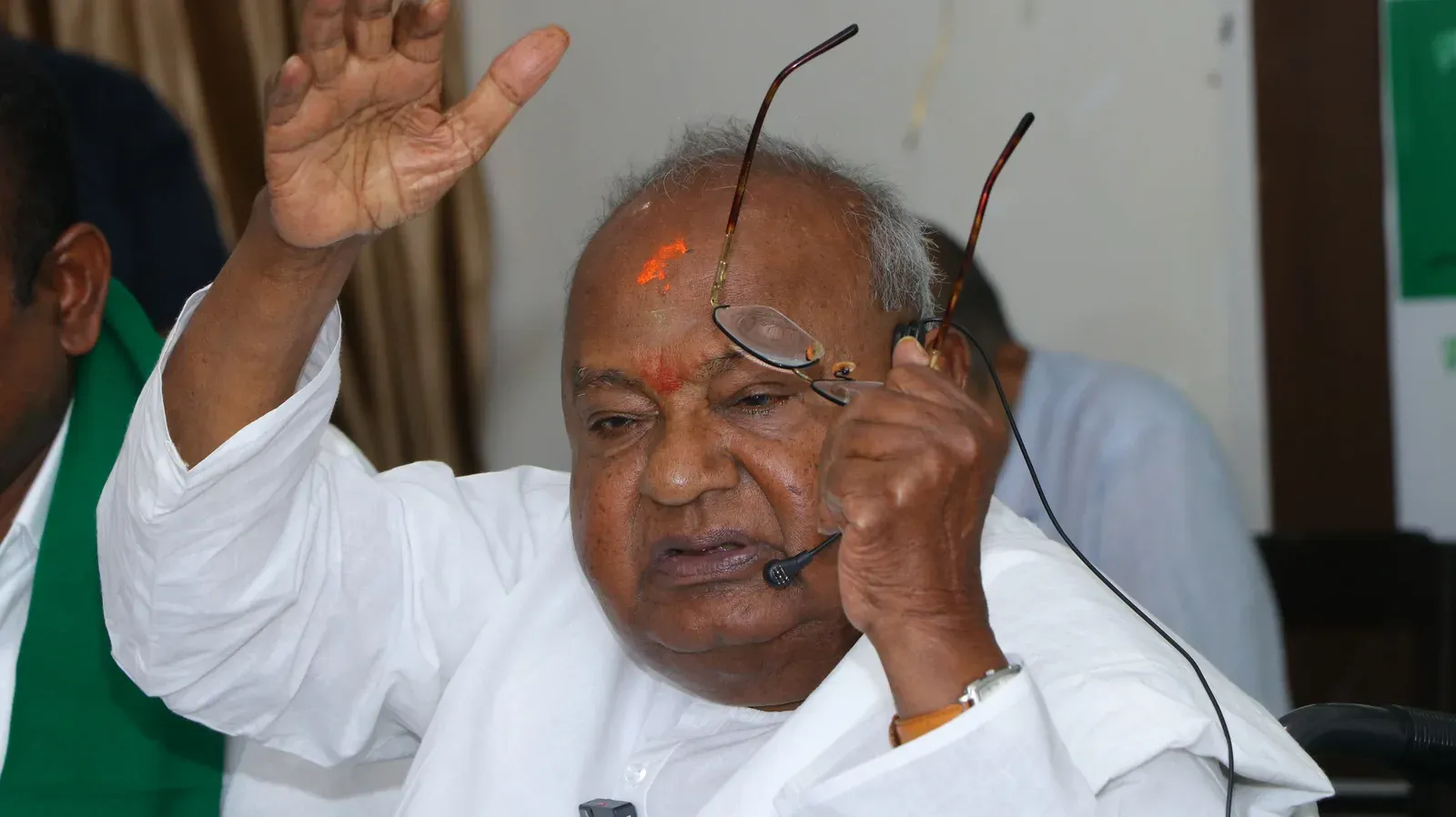 Deve Gowda demands Bidadi township inquiry, targets Siddaramaiah and Shivakumar