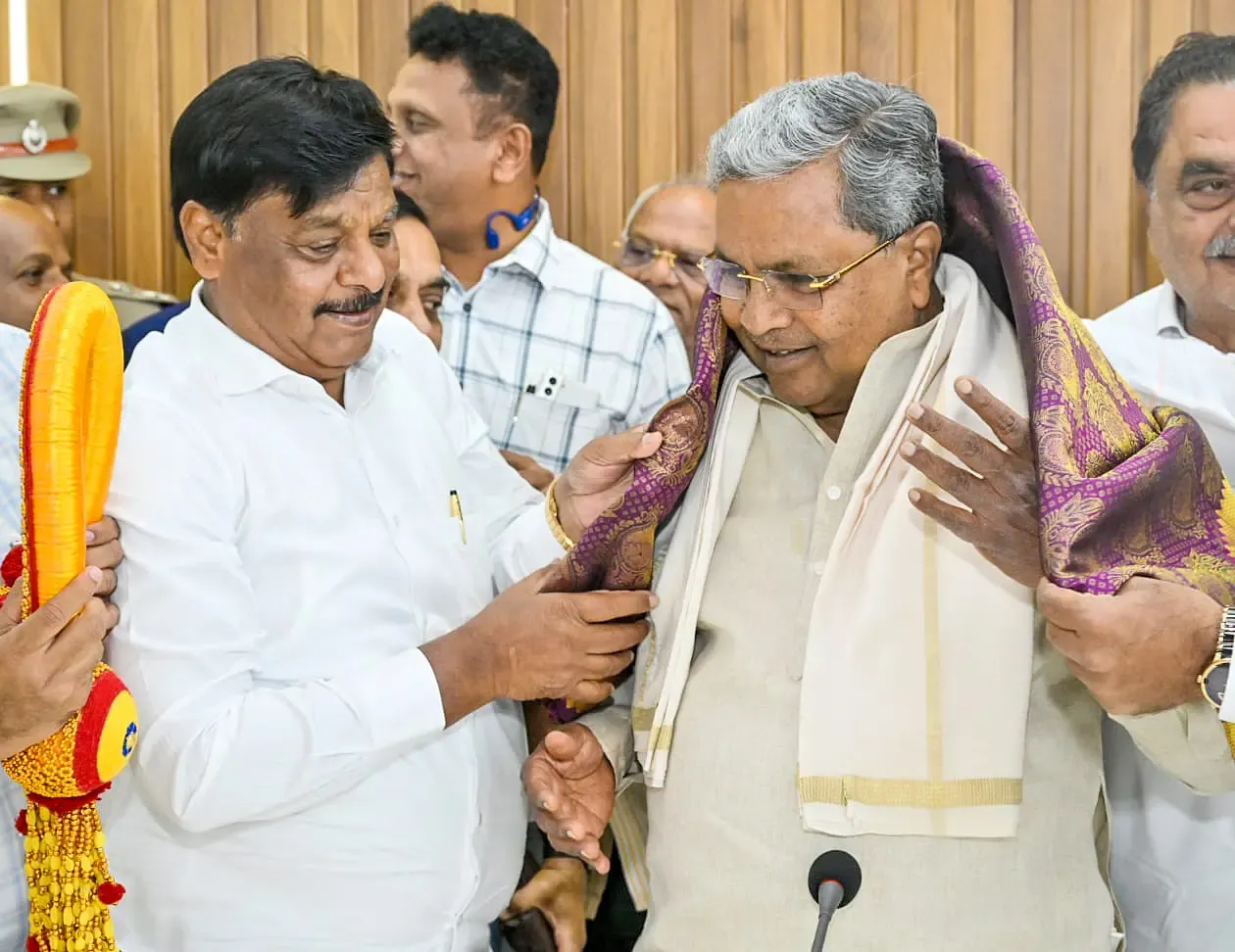 What Differing Views on Leadership Emerge in Karnataka?