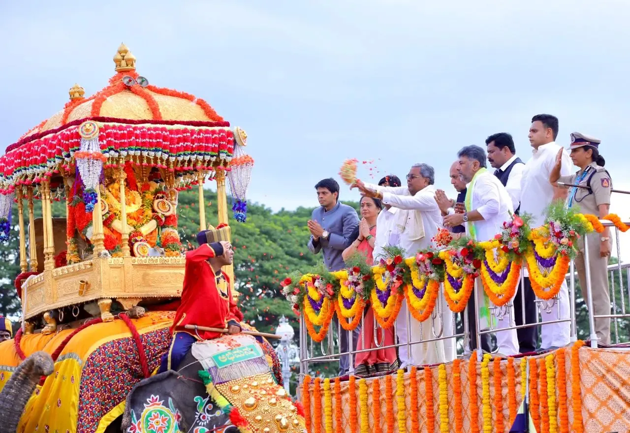 How Did Siddaramaiah Thank Banu Mushtaq and Acknowledge Ministers for the Successful Mysuru Dusshera Celebration?