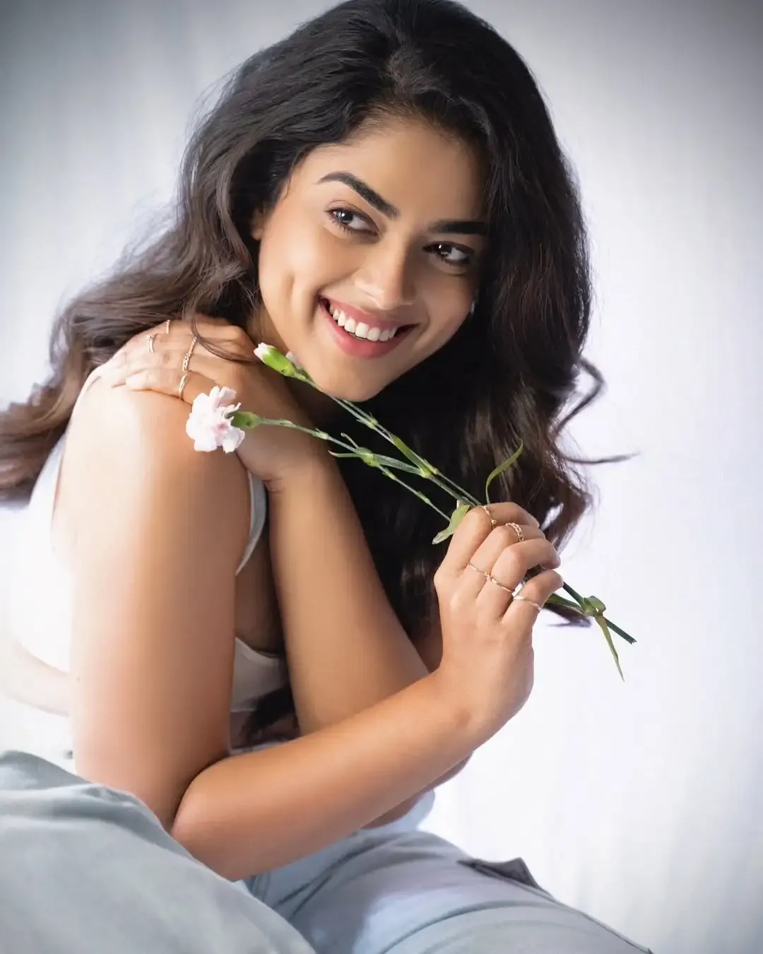 What Did Siddhi Idnani Reveal About Working with Shreyas Talpade and Tusshar Kapoor in 'KapKapiii'?