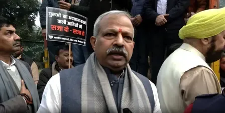 सिख गुरुओं के अपमान पर भाजपा ने आतिशी के इस्तीफे और कड़ी कार्रवाई की मांग की
