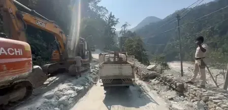 सिक्किम को उत्तर बंगाल को जोड़ने वाला एनएच-10 बंद, 16 अक्टूबर तक वाहनों की आवाजाही पर रोक