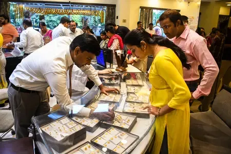 Is Silver Really at a Lifetime High, Reaching Rs 3 Lakh per Kg on MCX Amid Global Tensions?