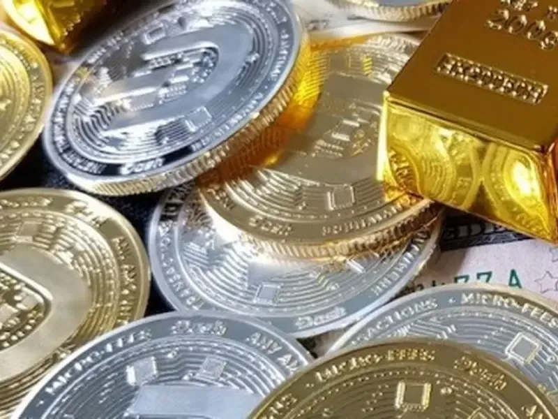 Why is Silver Trading Flat and 8% Below Its Peak?