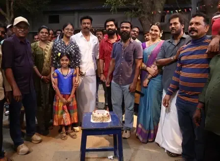 Simbu's 'Arasan' unit celebrates Samuthirakani's birthday with cake cutting ceremony!
