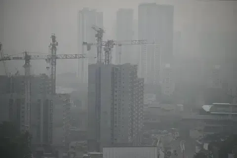 Singapore haze advisory: PSI hits 'unhealthy' range, travellers urged to take precautions