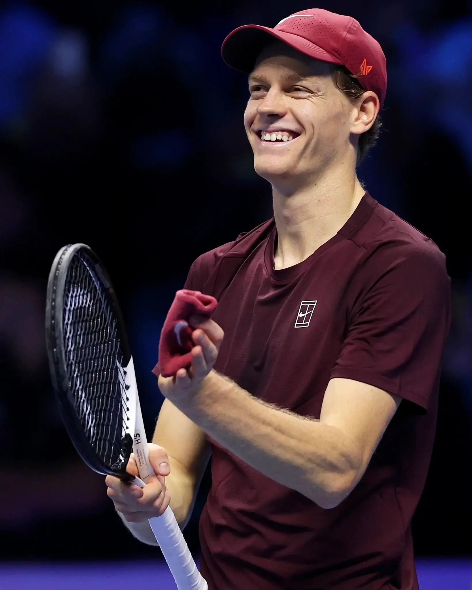 Can Sinner Overcome Zverev to Secure Semifinal Spot in Turin?