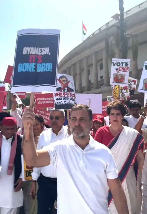इंडी गठबंधन का एसआईआर के खिलाफ संसद से निर्वाचन आयोग तक मार्च, सीईसी ज्ञानेश कुमार के इस्तीफे की मांग