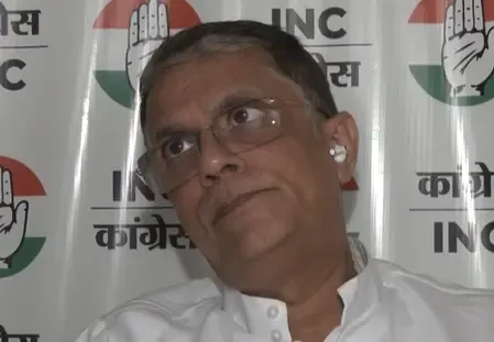 क्या एसआईआर को लेकर सुप्रीम कोर्ट का फैसला स्वागत योग्य है? पवन खेड़ा का बयान