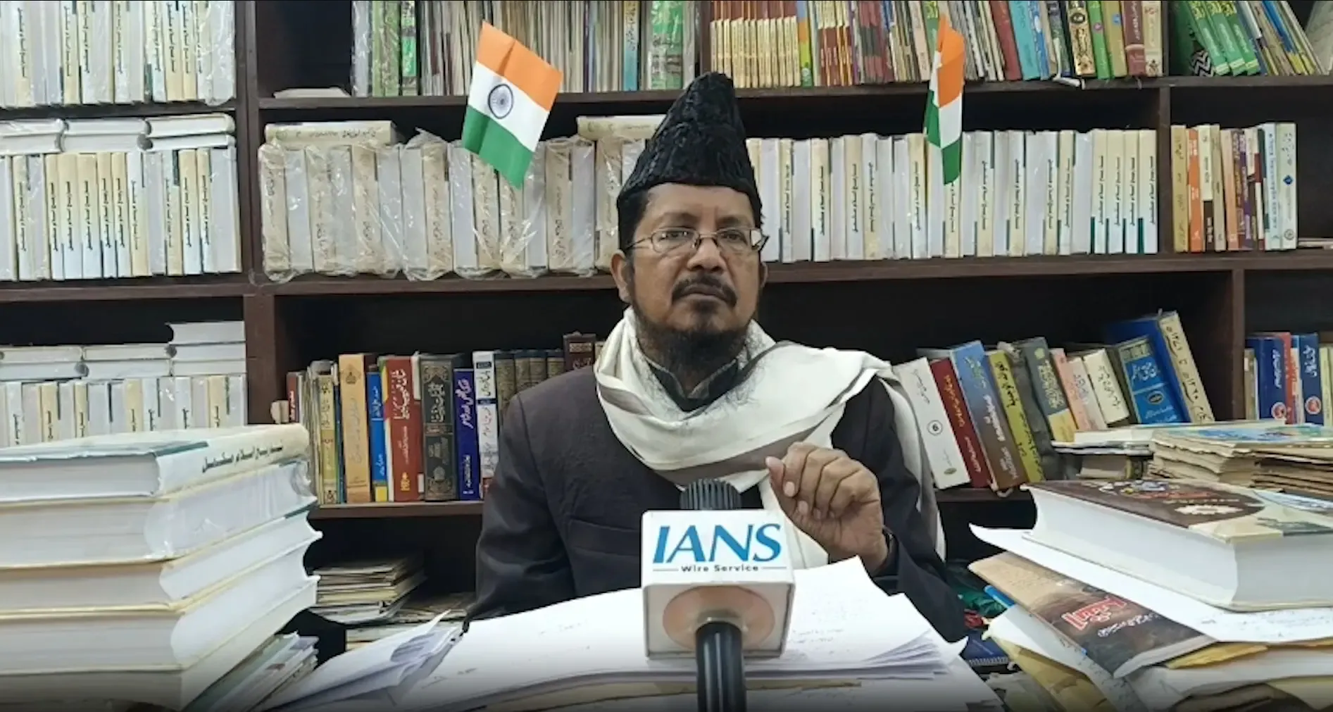 क्या अखिलेश यादव ने एसआईआर में किया हिंदू-मुस्लिम? मौलाना बरेलवी का पलटवार