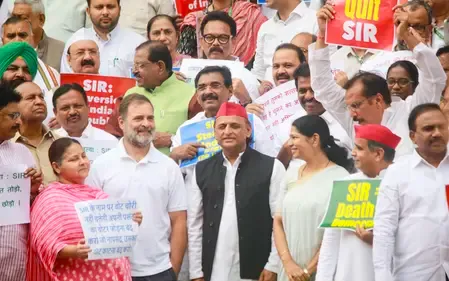 एसआईआर पर घमासान : विपक्ष ने लगाया वोटर लिस्ट में फेरबदल का आरोप, भाजपा ने कहा- विपक्षी नेता फैला रहे भ्रम