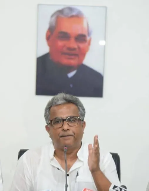 क्या एसआईआर प्रक्रिया सामान्य है, या कुछ दल फैला रहे हैं भ्रम? - नीतीश मिश्रा