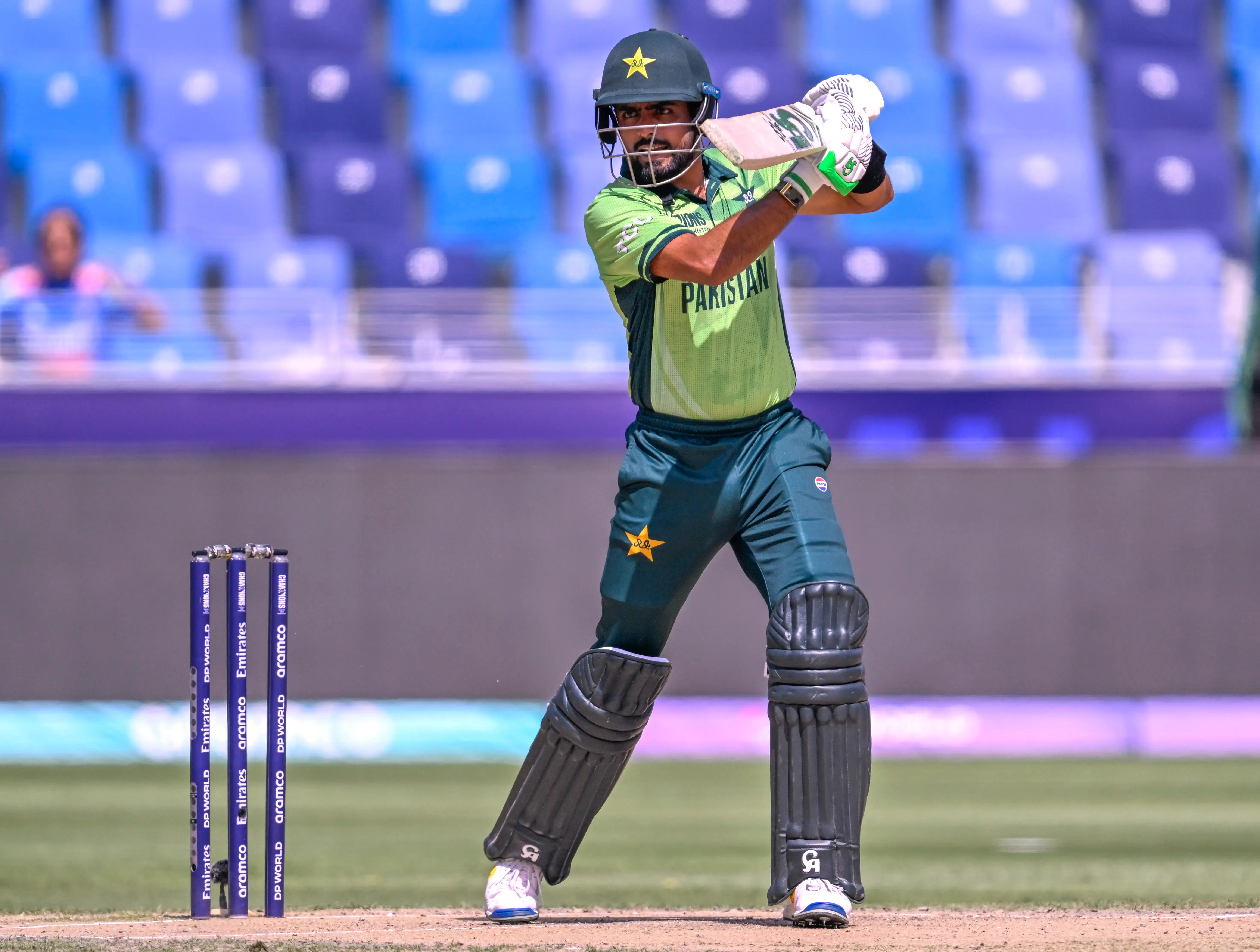 क्या बाबर आजम ने 136 वनडे में 20 शतक लगाकर इन खिलाड़ियों को पीछे छोड़ा?