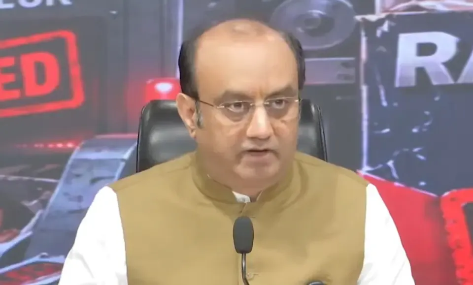 सुधांशु त्रिवेदी का राहुल गांधी पर तीखा प्रहार: 'फेल प्रोडक्ट से जुड़ी कंपनियां भी डूबीं'