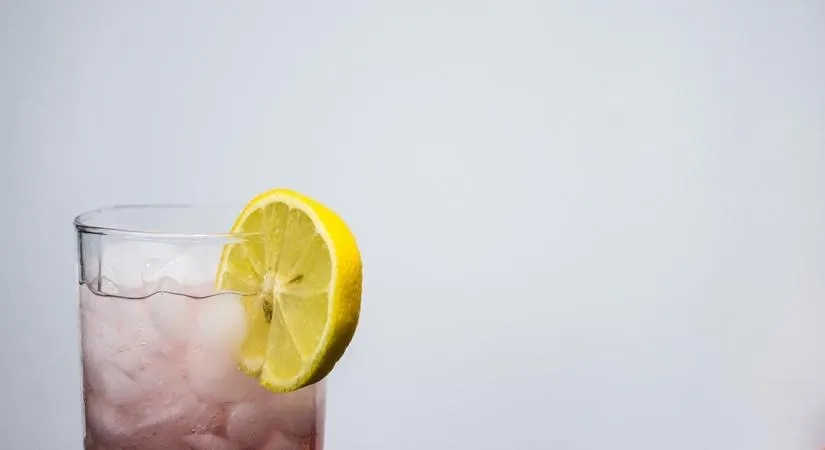 क्या 'लोडेड वॉटर' सिर्फ साधारण पानी है, या यह एक स्वास्थ्यवर्धक ट्रेंड है?