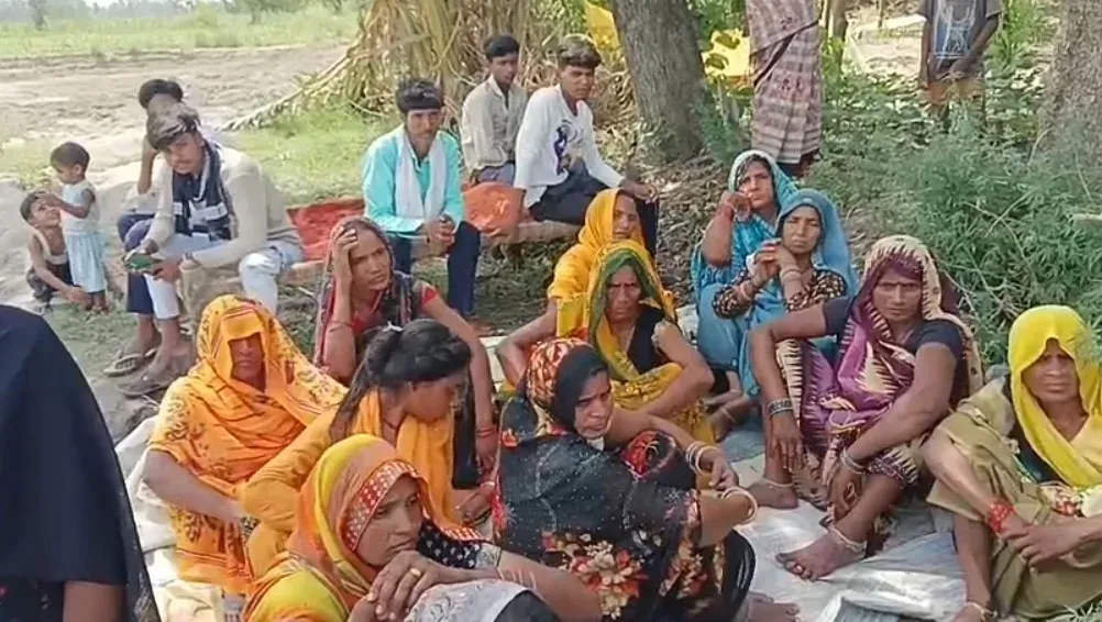 सीतापुर में आंधी-तूफान का कहर: दो की मौत, पिसावां और सदरपुर में भारी तबाही