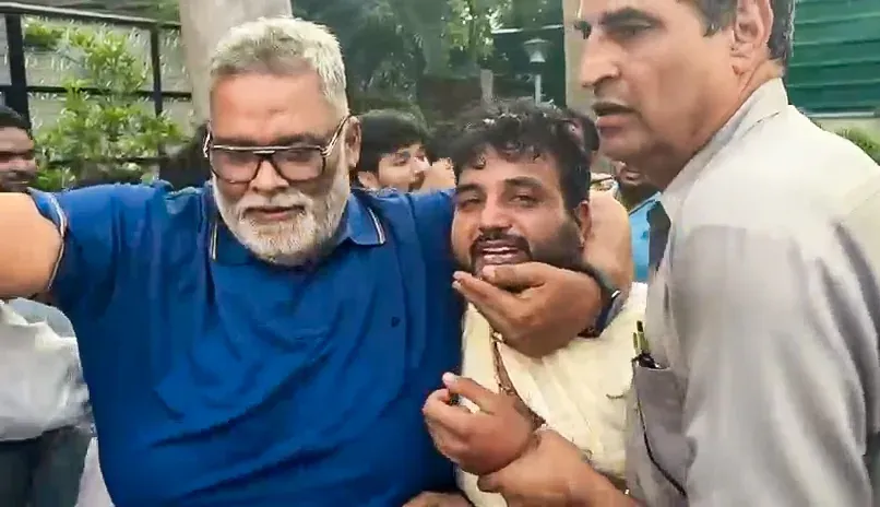 Slipper hurled at Pappu Yadav at Delhi presser; knife also allegedly brought to attack
