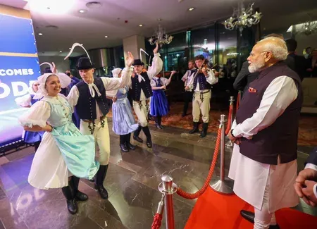 स्लोवाकिया की लोक संस्कृति से प्रभावित हुए प्रधानमंत्री मोदी, बोले- 'ब्रातिस्लावा में मिला स्वागत वाकई खास'