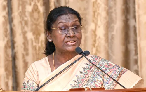 नई दिल्ली: प्रोबेशनरी अधिकारियों ने राष्ट्रपति द्रौपदी मुर्मू से राष्‍ट्रपति भवन में मुलाकात की