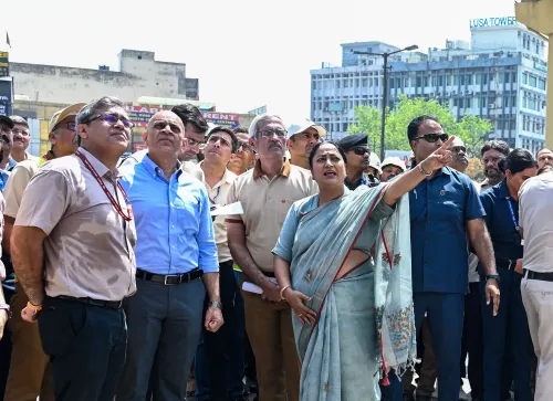 New Delhi: Chief Minister Rekha Gupta Reviews Infrastructure Projects