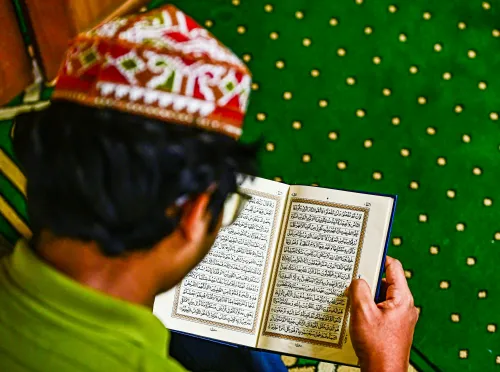 Pune: Evening Ramzan Celebrations in Mominpura