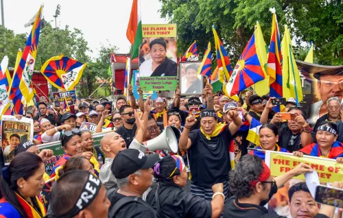 Mumbai: Tibetans protest demanding a free Tibet