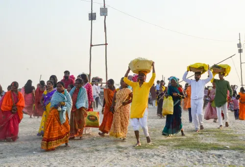 पटना: चैती छठ के दौरान संध्या अर्घ्य