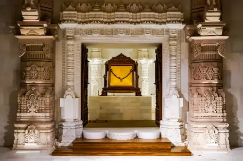 अयोध्या: राम जन्मभूमि मंदिर का दृश्य