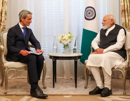 पेरिस में मोदी और Saint Gobain CEO की ऐतिहासिक मुलाकात