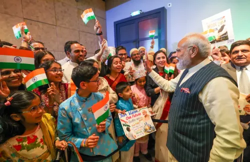 Amsterdam: Indian Diaspora Welcomes PM Modi